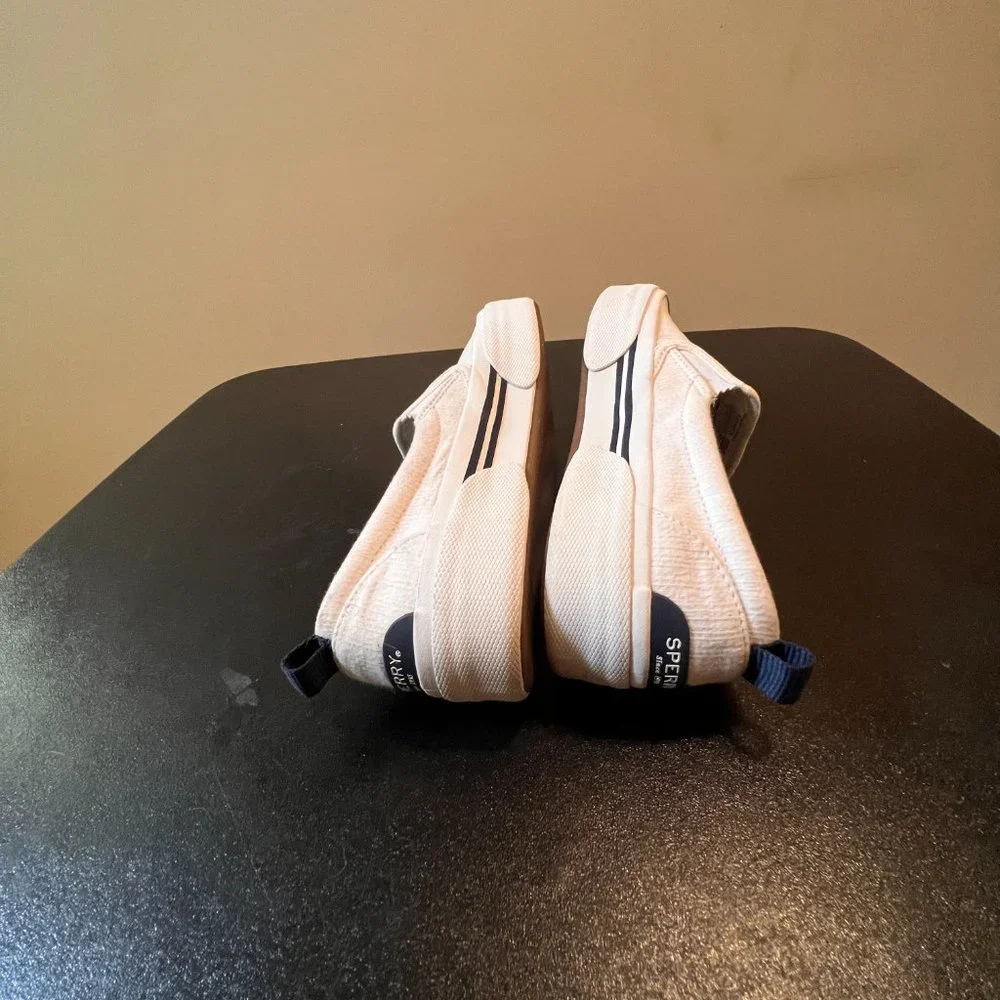 Sperry size 8 white pier wave high slip on sneakers